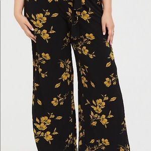 TORRID size 1x black & yellow wide leg pant